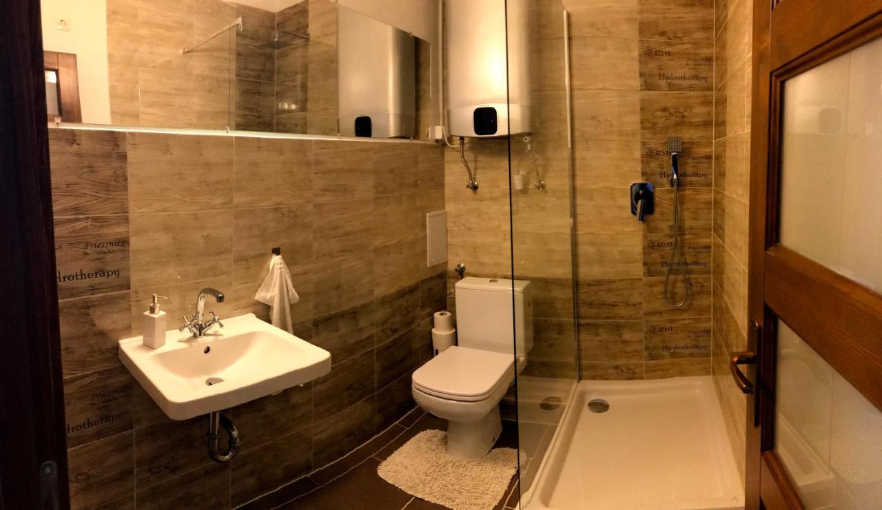 Apartamento Dany Rose Apartman Eger Exterior foto
